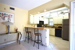 Picture of 5400 34Th Street W Unit D6, Bradenton, FL 34210