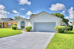 Picture of 1427 Grand Cayman Circle, Winter Haven, FL 33884