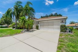 Picture of 912 Oxford Park Drive, Sun City Center, FL 33573