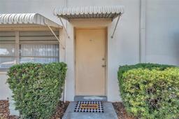 Picture of 3850 13Th Avenue N Unit 101, St Petersburg, FL 33713