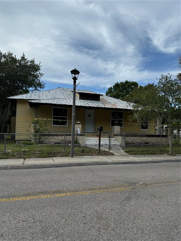 Picture of 585 Washington Street, New Smyrna Beach, FL 32168