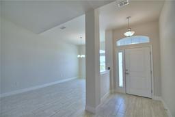 Picture of 5280 Tennessee Ridge Court, Auburndale, FL 33823