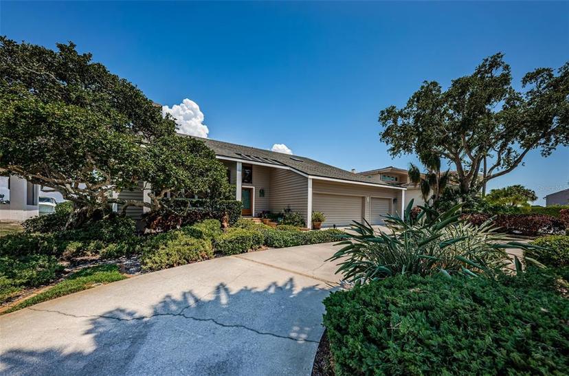 Picture of 526 Belle Isle Avenue, Belleair Beach FL 33786