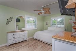 Picture of 1100 E Bay Drive Unit 33, Largo, FL 33770