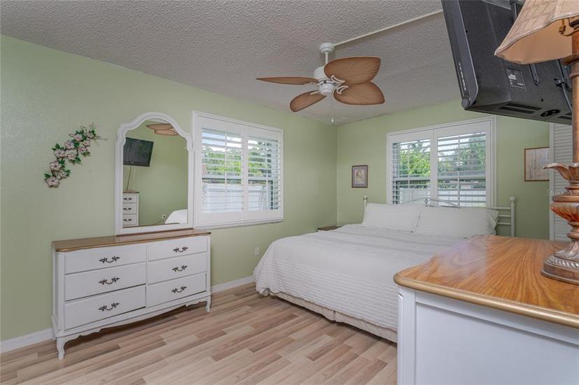 Picture of 1100 E Bay Drive Unit 33, Largo FL 33770