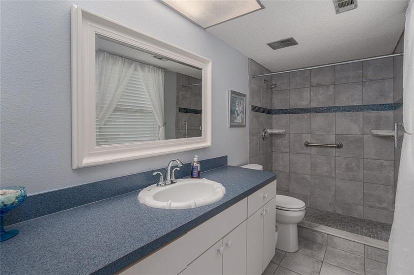 Picture of 1100 E Bay Drive Unit 33, Largo FL 33770