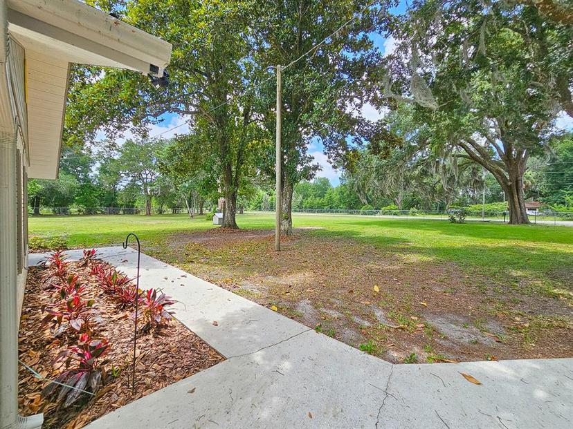 Picture of 6064 Silver Lake Drive, Palatka FL 32177