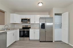 Picture of 255 Sherwood Drive Unit 255U, Bradenton, FL 34210