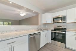 Picture of 255 Sherwood Drive Unit 255U, Bradenton, FL 34210