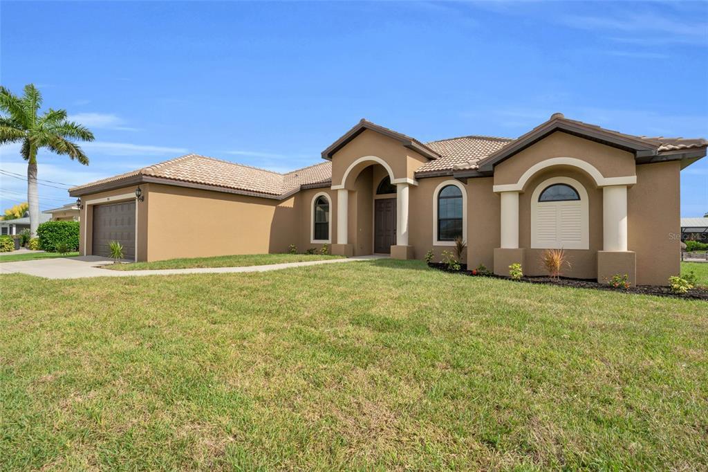 Picture of 915 SE 33Rd Terrace, Cape Coral, FL 33904