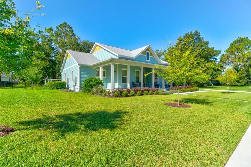 Picture of 327 W Park Street, Lake Helen FL 32744