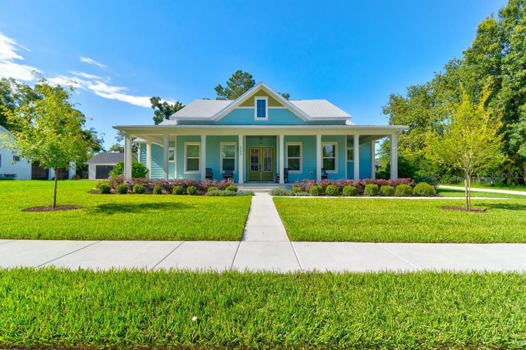 Picture of 327 W Park Street, Lake Helen, FL 32744