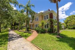 Picture of 635 Bay Street Ne, St Petersburg, FL 33701