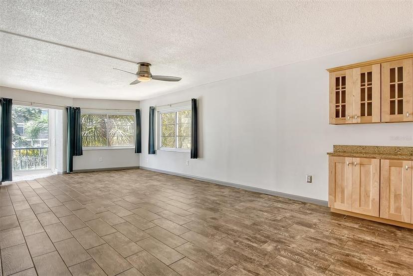 Picture of 1350 N Portofino Drive Unit 310, Sarasota FL 34242