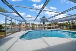 Picture of 3934 Venetian Way, Tampa, FL 33634