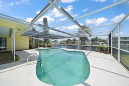 Picture of 3934 Venetian Way, Tampa, FL 33634