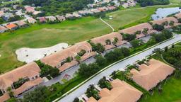 Picture of 811 Fairwaycove Lane Unit 107, Bradenton, FL 34212