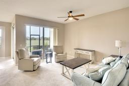 Picture of 811 Fairwaycove Lane Unit 107, Bradenton, FL 34212