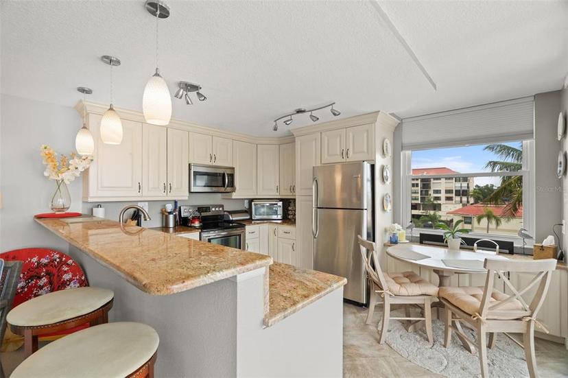 Picture of 6211 Sun Boulevard Unit 404, St Petersburg FL 33715