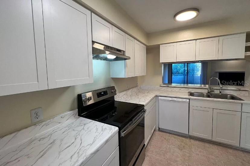 Picture of 5615 San Juan Avenue Unit 411, Jacksonville FL 32210