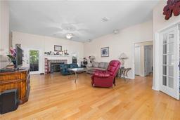 Picture of 4817 NW 72Nd Lane, Gainesville, FL 32653