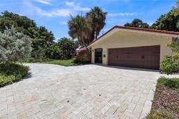 Picture of 1200 Eden Isle Boulevard Ne, St Petersburg, FL 33704