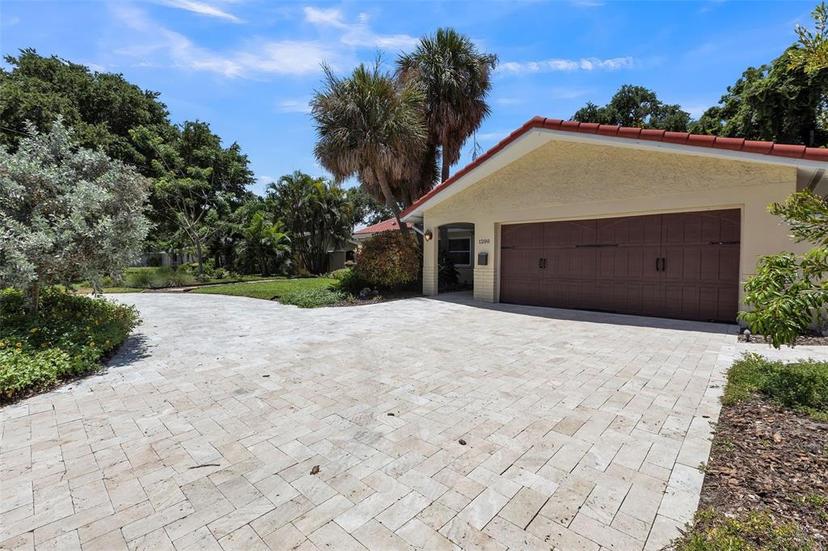 Picture of 1200 Eden Isle Boulevard Ne, St Petersburg FL 33704