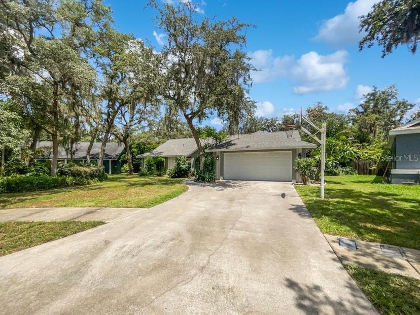 Picture of 3211 Pine Club Drive, Plant City FL 33566