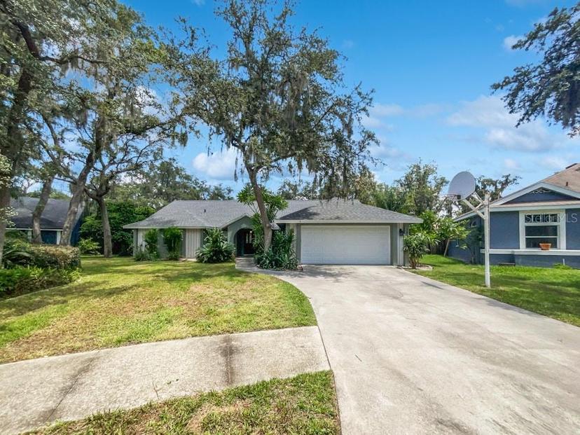 Picture of 3211 Pine Club Drive, Plant City FL 33566