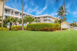 Picture of 1800 Gulf Drive N Unit 101, Bradenton Beach, FL 34217