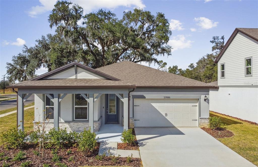 Picture of 37886 Clinch Circle, Zephyrhills, FL 33540