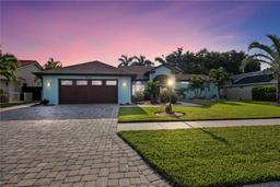 Picture of 4888 Oak Pointe Way, Sarasota, FL 34233