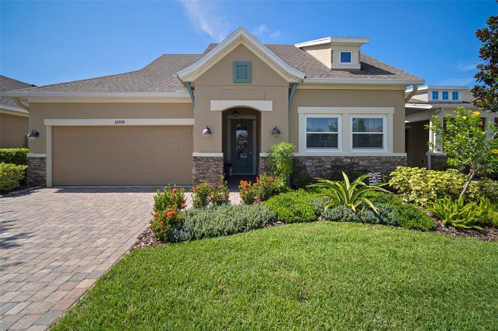 Picture of 13939 Swallow Hill Drive, Lithia, FL 33547