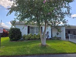 Picture of 462 Cameo Drive Unit 462, Lakeland, FL 33803