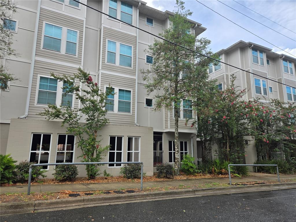 Picture of 835 SW 9Th Street Unit 211, Gainesville, FL 32601