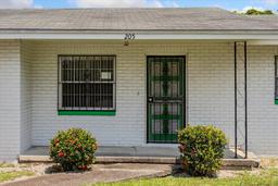 Picture of 205 Avenue U Nw, Winter Haven, FL 33881