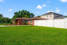 Picture of 3625 W Tampa Circle, Tampa, FL 33629