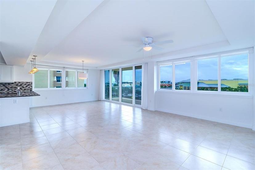 Picture of 223 Island Way Unit 5D, Clearwater Beach FL 33767