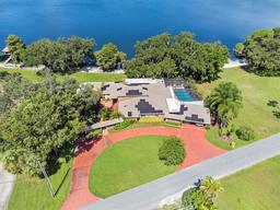 Picture of 121 E Lake Summit Drive, Winter Haven, FL 33884