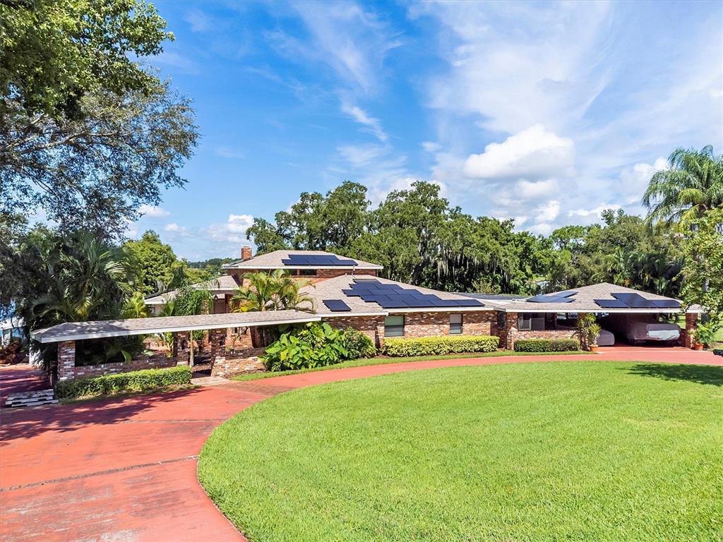 Picture of 121 E Lake Summit Drive, Winter Haven, FL 33884