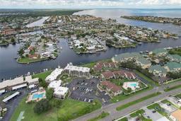 Picture of 1028 Apollo Beach Boulevard Unit 4, Apollo Beach, FL 33572