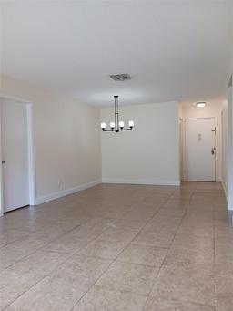 Picture of 4606 W Gray Street Unit 110, Tampa, FL 33609