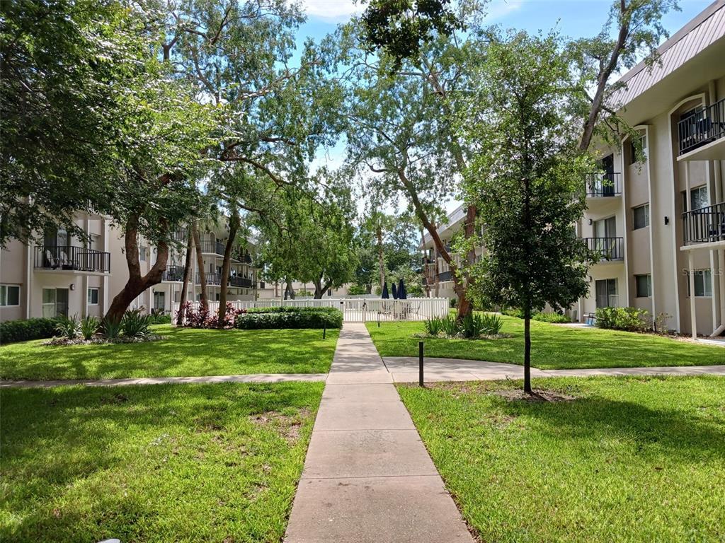 Picture of 4606 W Gray Street Unit 110, Tampa, FL 33609