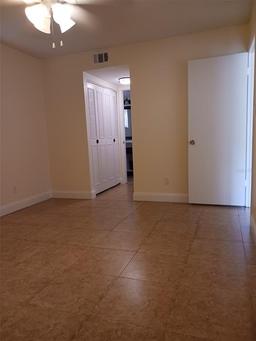 Picture of 4606 W Gray Street Unit 110, Tampa, FL 33609