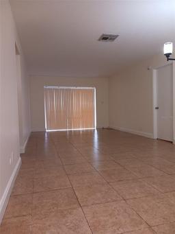 Picture of 4606 W Gray Street Unit 110, Tampa, FL 33609