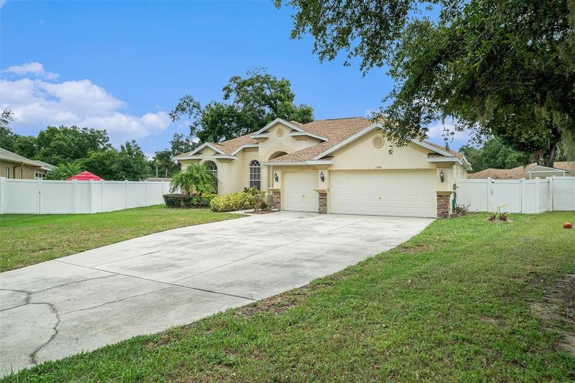 Picture of 1704 Cresswell Manor Court, Dover FL 33527