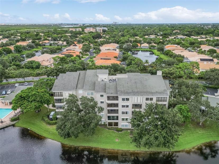 Picture of 900 Arbor Lake Drive Unit 9, Naples FL 34110