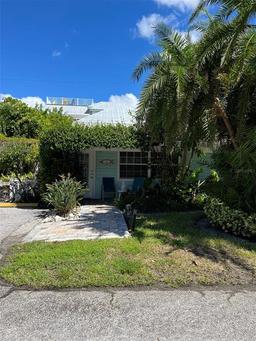 Picture of 1603 Gulf Drive N Unit 5, Bradenton Beach, FL 34217