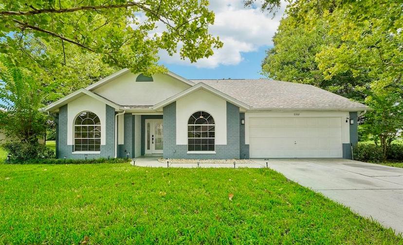 Picture of 6302 Silver Oaks Drive, Zephyrhills FL 33542