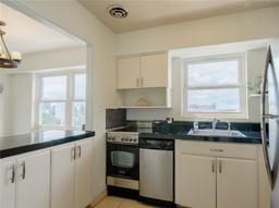 Picture of 750 Burlington Avenue N Unit 5D, St Petersburg, FL 33701